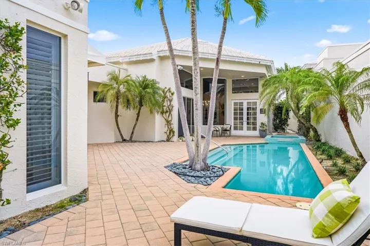 7897 Cocobay Dr, Naples, Florida 34108