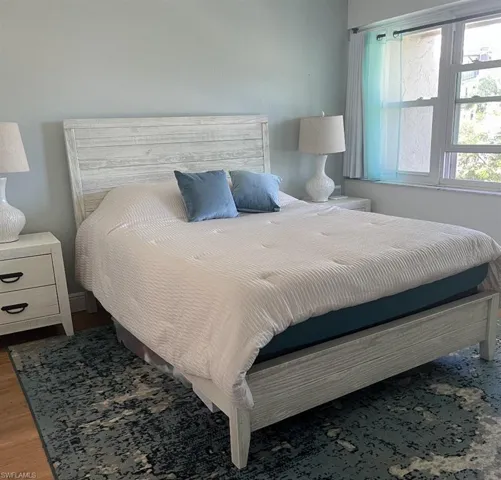 800  River Point  DR, Naples, FL 34102