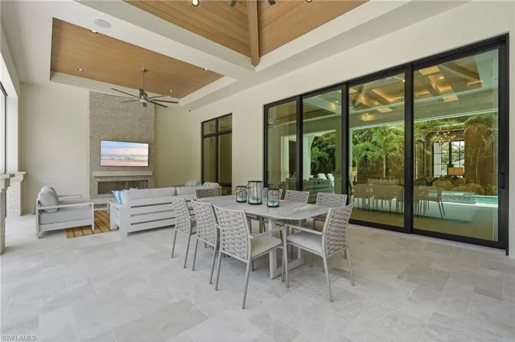 636 Fountainhead Ln, Naples, Florida 34103
