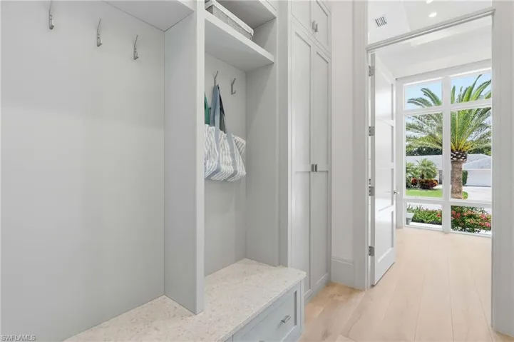 636 Fountainhead Ln, Naples, Florida 34103