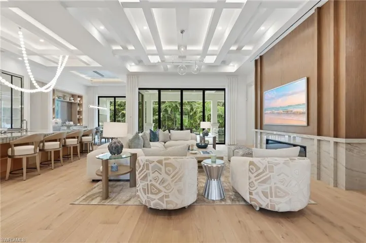 636 Fountainhead Ln, Naples, Florida 34103