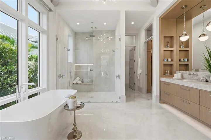 636 Fountainhead Ln, Naples, Florida 34103