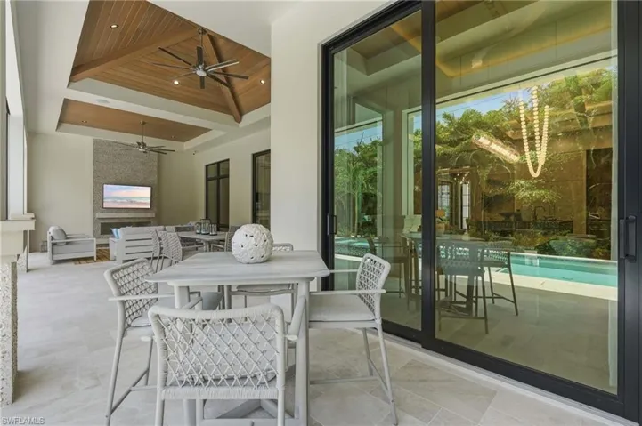 636 Fountainhead Ln, Naples, Florida 34103