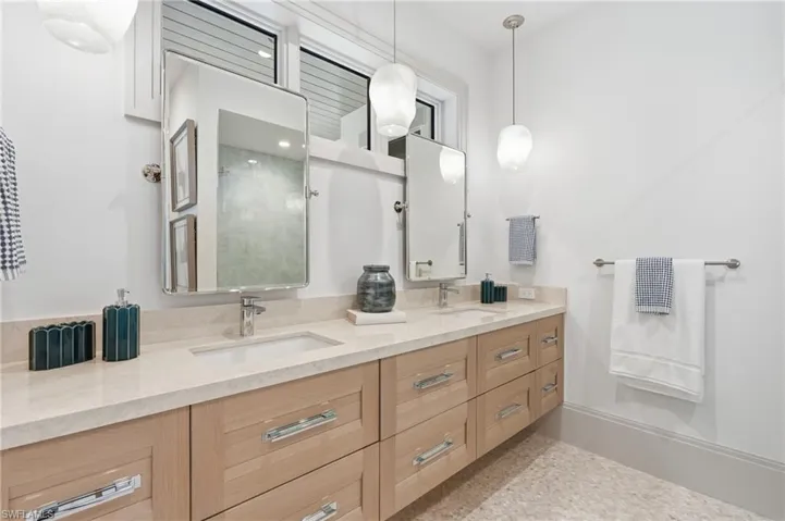 636 Fountainhead Ln, Naples, Florida 34103
