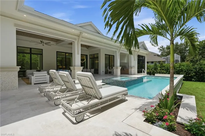 636 Fountainhead Ln, Naples, Florida 34103