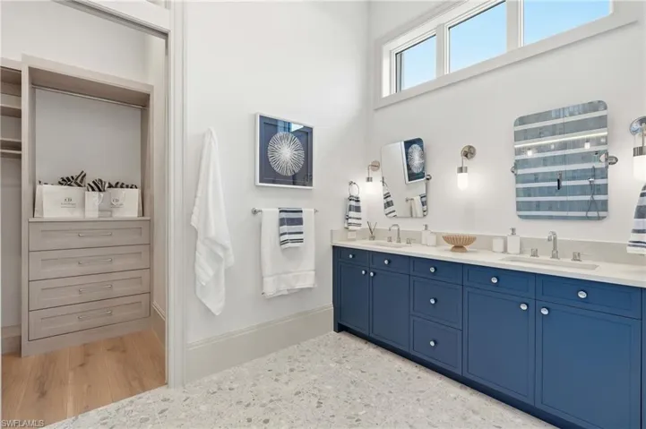 636 Fountainhead Ln, Naples, Florida 34103