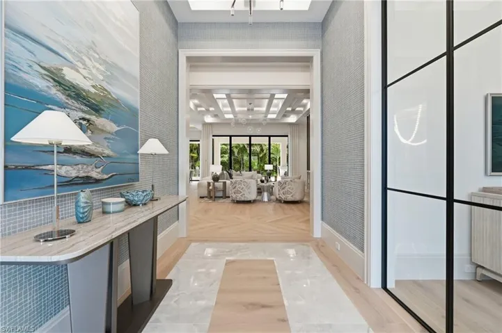 636 Fountainhead Ln, Naples, Florida 34103