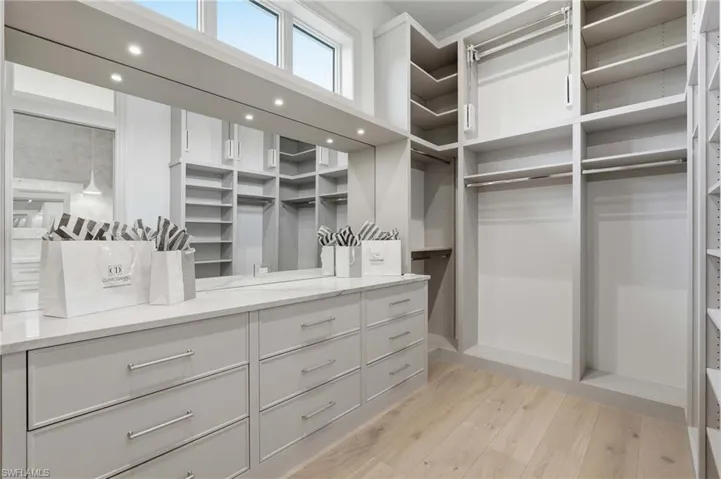 636 Fountainhead Ln, Naples, Florida 34103