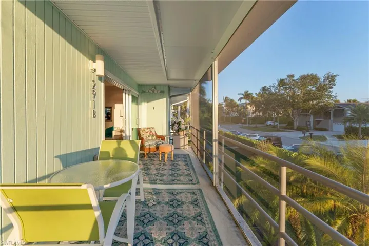 Balcony with outdoor dining area