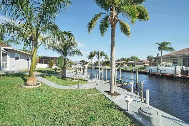 2633 Se 19th Pl, Cape Coral, Florida 33904