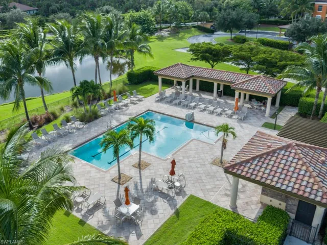 9502 Napoli Ln 26201, Naples, Florida 34113