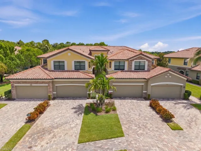 9502 Napoli Ln 26201, Naples, Florida 34113