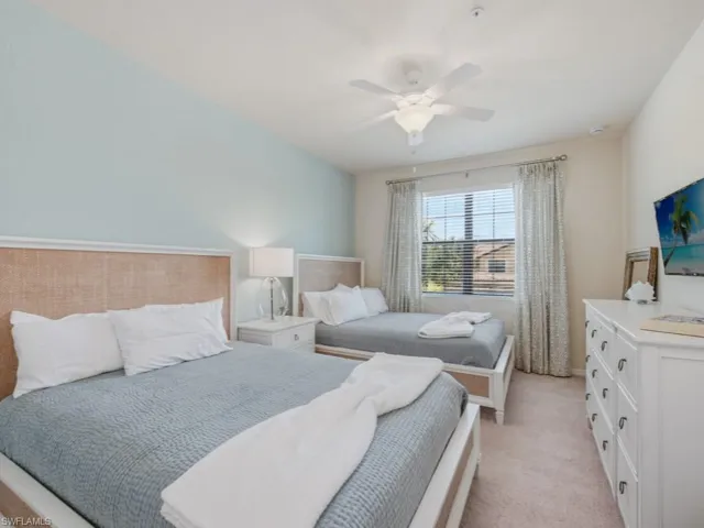 9502 Napoli Ln 26201, Naples, Florida 34113
