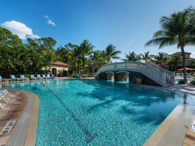 9502 Napoli Ln 26201, Naples, Florida 34113