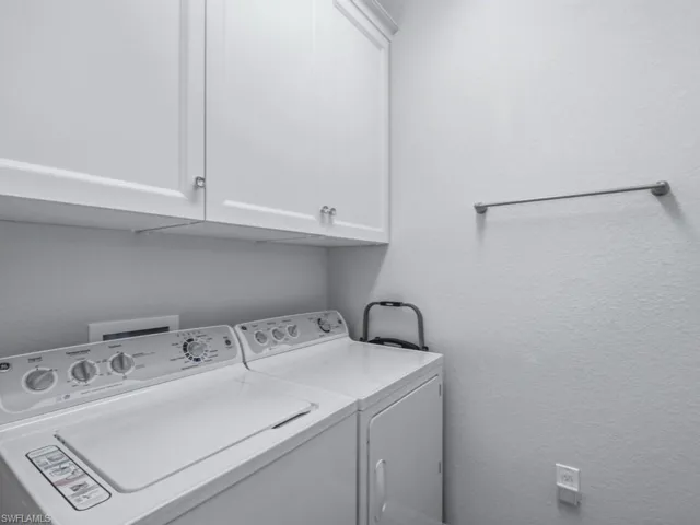 9502 Napoli Ln 26201, Naples, Florida 34113