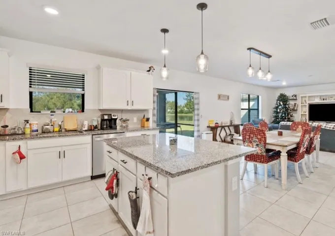 10804 Firebush Cir, North Fort Myers, Florida 33917