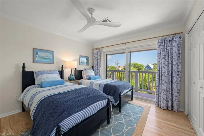 1048 Kings Crown Dr, Sanibel, Florida 33957