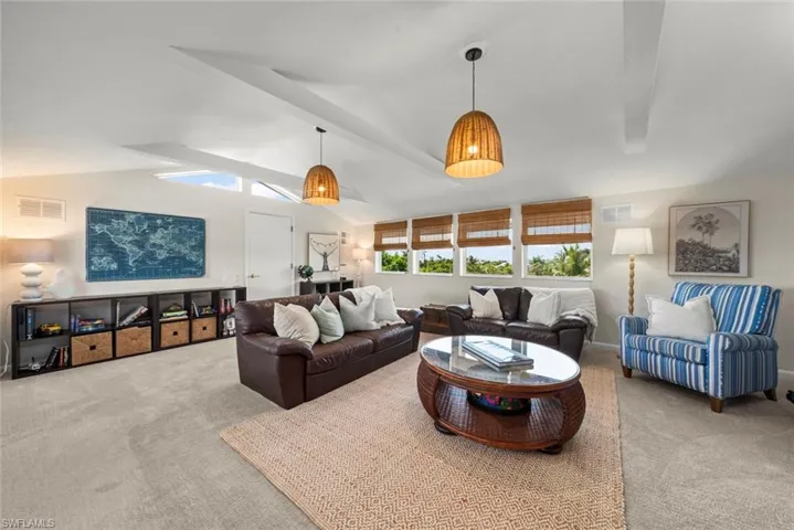 1048 Kings Crown Dr, Sanibel, Florida 33957