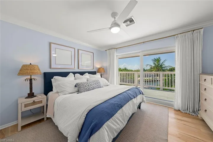 1048 Kings Crown Dr, Sanibel, Florida 33957