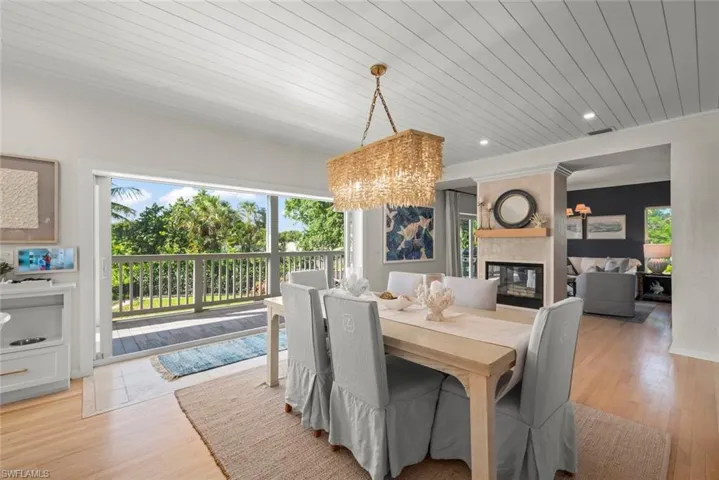 1048 Kings Crown Dr, Sanibel, Florida 33957