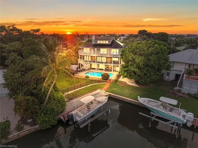 1048 Kings Crown Dr, Sanibel, Florida 33957