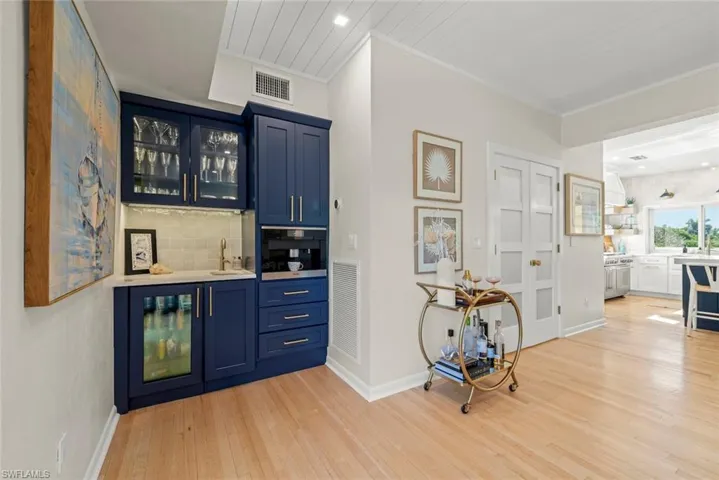 1048 Kings Crown Dr, Sanibel, Florida 33957