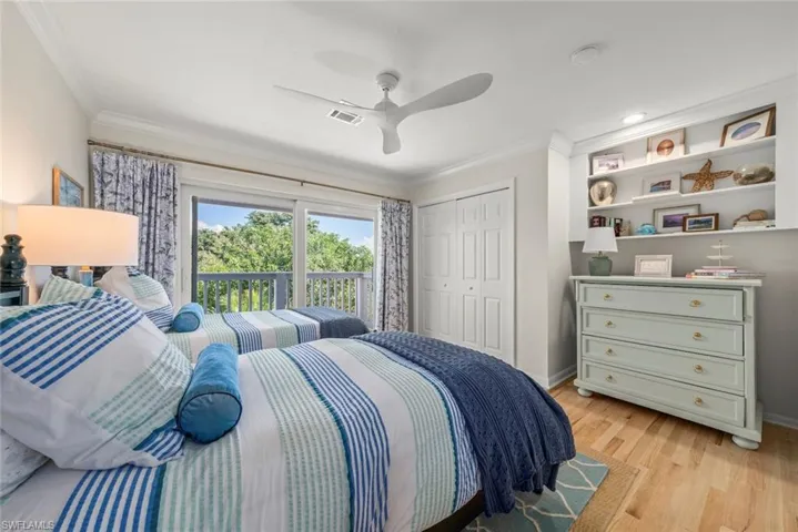 1048 Kings Crown Dr, Sanibel, Florida 33957