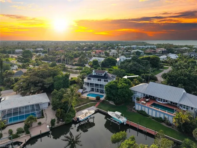 1048 Kings Crown Dr, Sanibel, Florida 33957