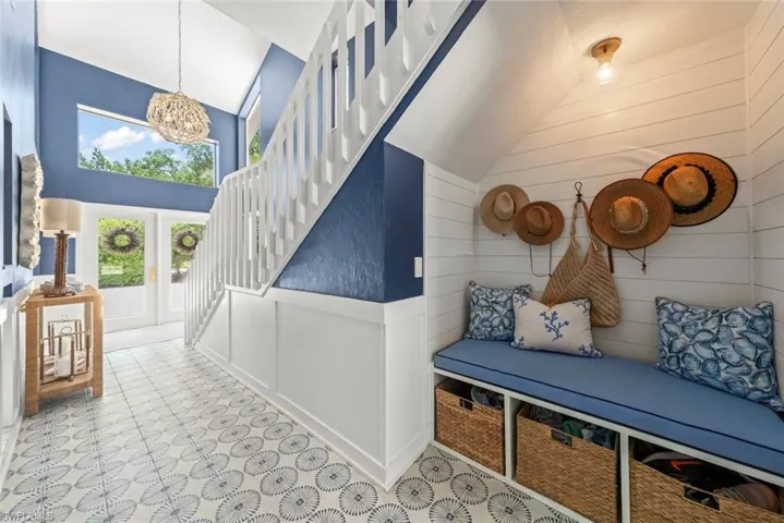 1048 Kings Crown Dr, Sanibel, Florida 33957