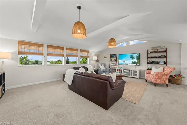 1048 Kings Crown Dr, Sanibel, Florida 33957