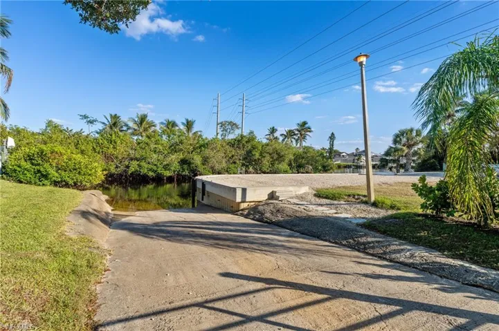 17585  Moorfield  DR, Fort Myers, FL 33908