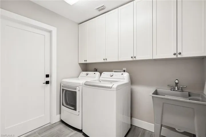 17585  Moorfield  DR, Fort Myers, FL 33908