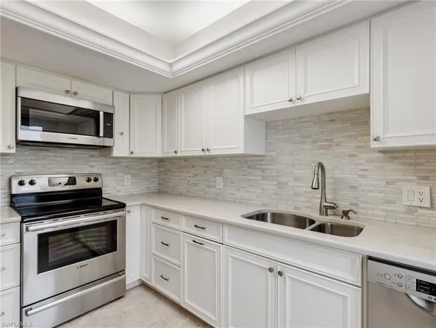 7430  Lake Breeze  DR, Fort Myers, FL 33907
