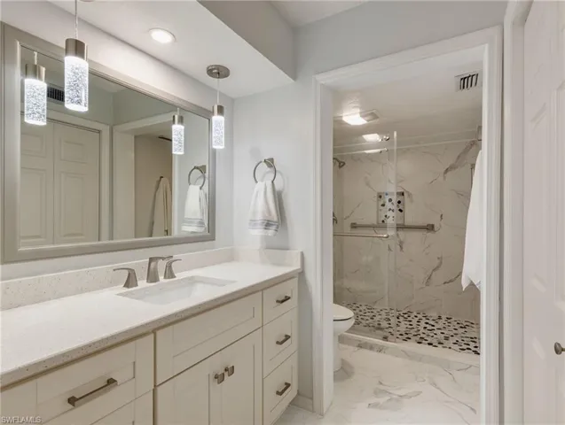 7430  Lake Breeze  DR, Fort Myers, FL 33907