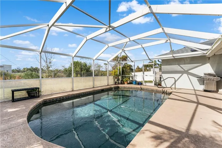 16267  Horizon  RD, North Fort Myers, FL 33917
