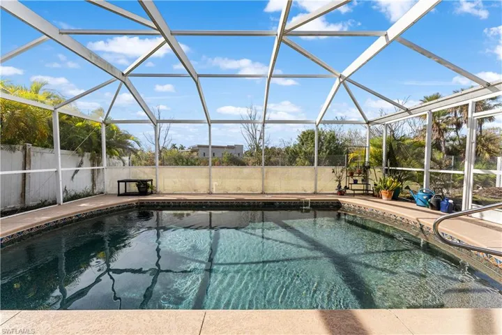 16267  Horizon  RD, North Fort Myers, FL 33917