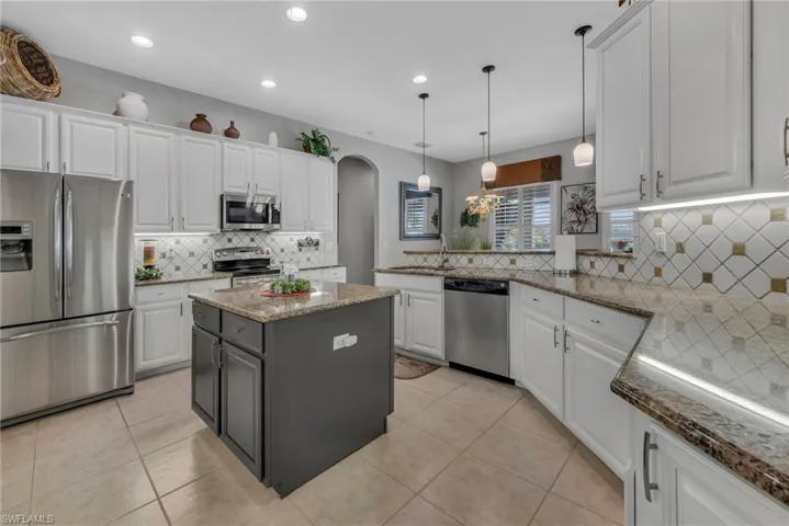 2111 Grove Dr, Naples, Florida 34120