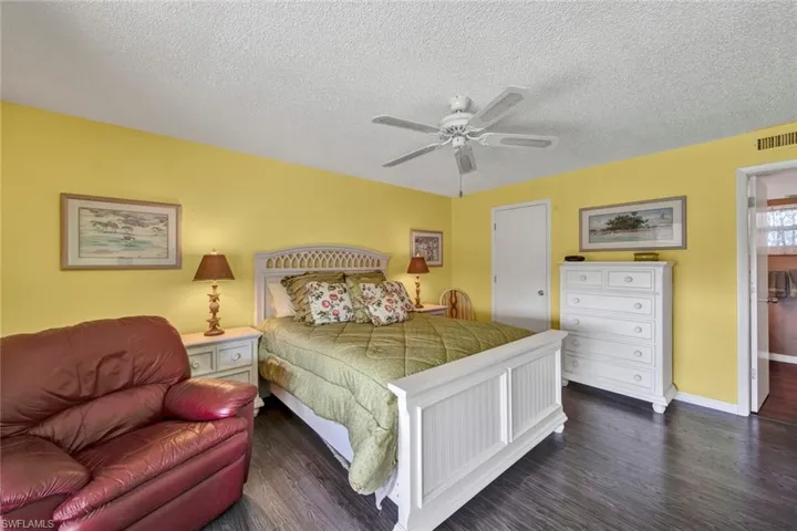 Master Bedroom Queen Size Bed