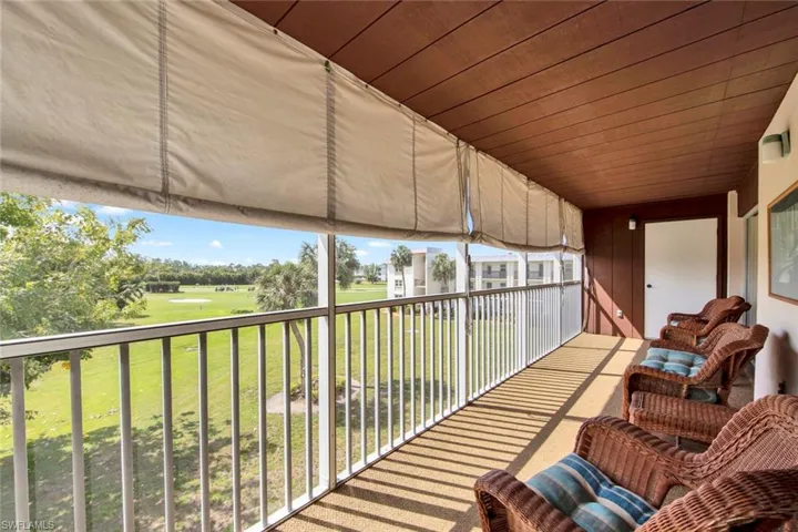Lanai with Shades