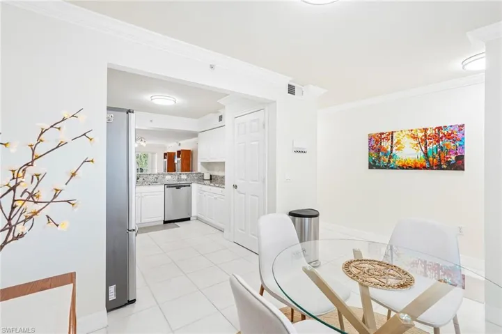 1100 Eastham Way 207, Naples, Florida 34104