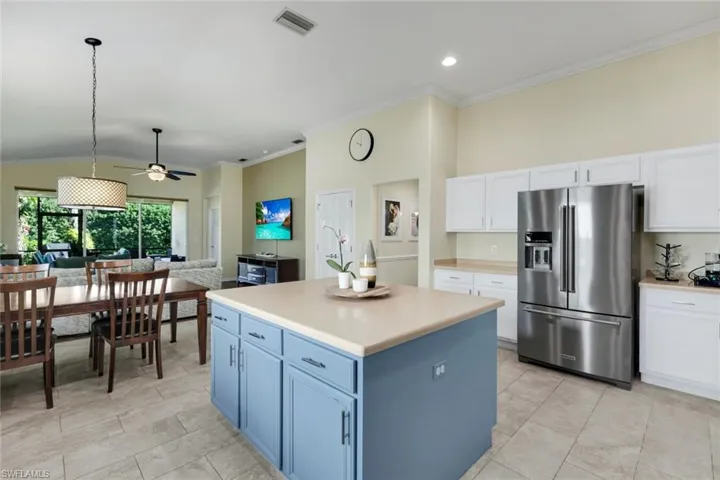 2095 Sagebrush Cir, Naples, Florida 34120