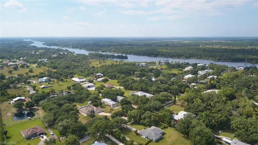 Aerial view of the neighborhood.  Franklin Lock is not far away to splash your boat and do some serious fishing.