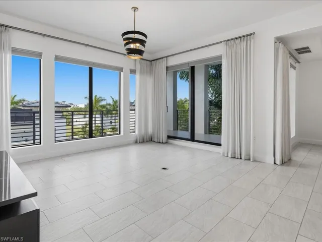 1111 Central Ave 409, Naples, Florida 34102