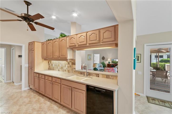 Kitchen plenty of counter top work space