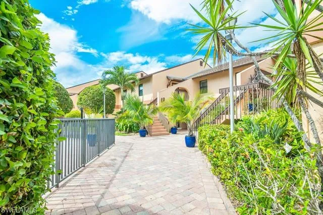 4300 Belair Ln 1, Naples, Florida 34103