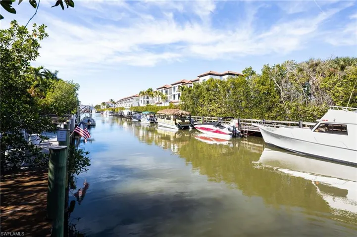 1595  Curlew  AVE, Naples, FL 34102