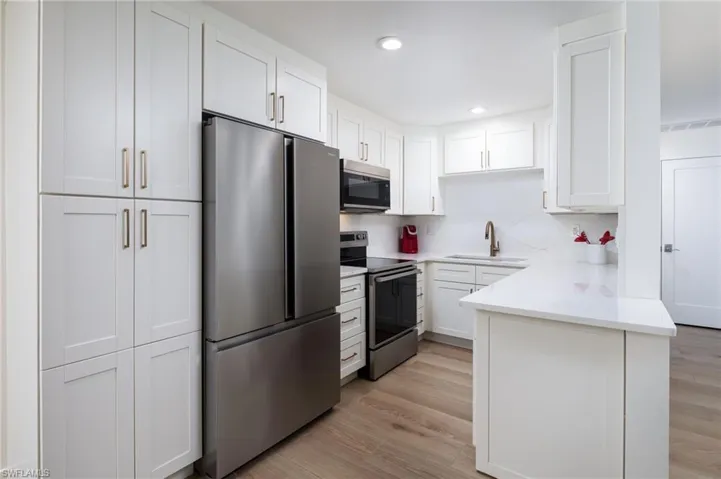 1595  Curlew  AVE, Naples, FL 34102
