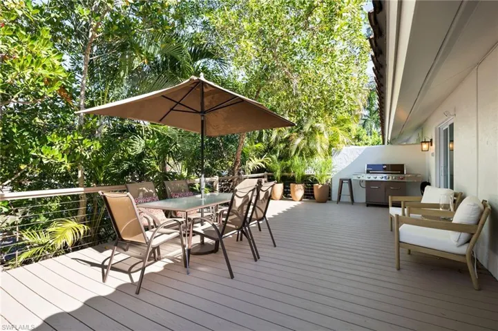 1595  Curlew  AVE, Naples, FL 34102