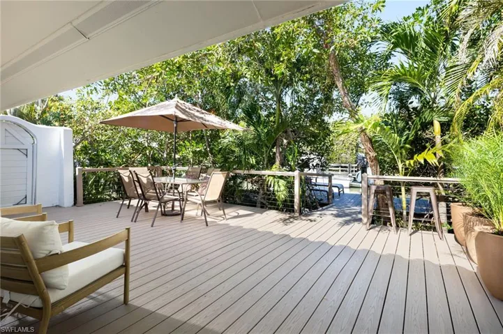 1595  Curlew  AVE, Naples, FL 34102