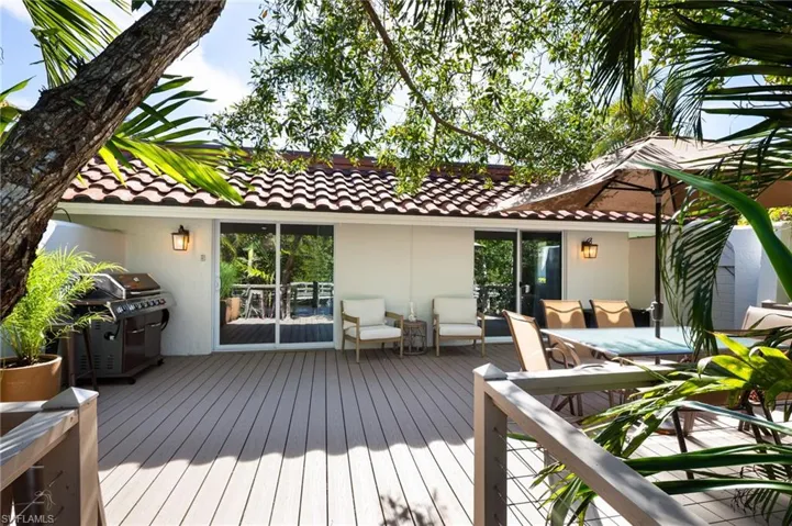 1595  Curlew  AVE, Naples, FL 34102